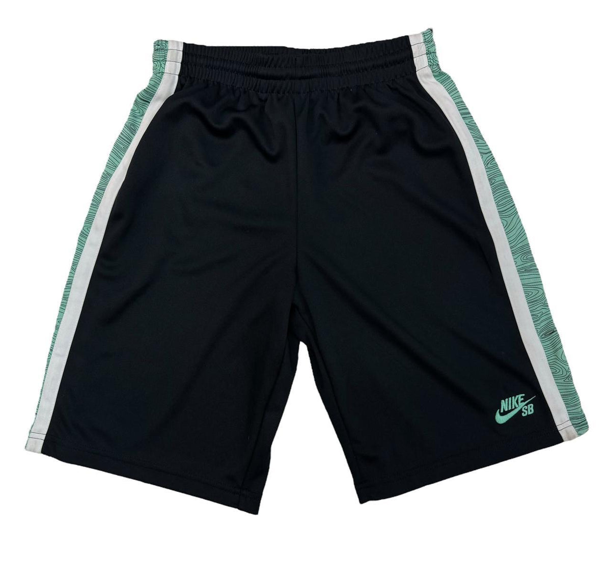 Nike Boys Shorts Bermuda Solid Mesh Black