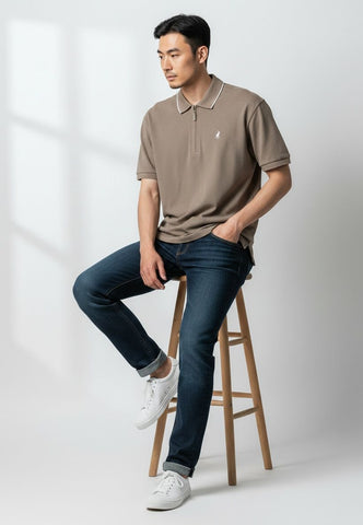The Polo Essential Pique Quarter-Zip Golfer – Soft Taupe