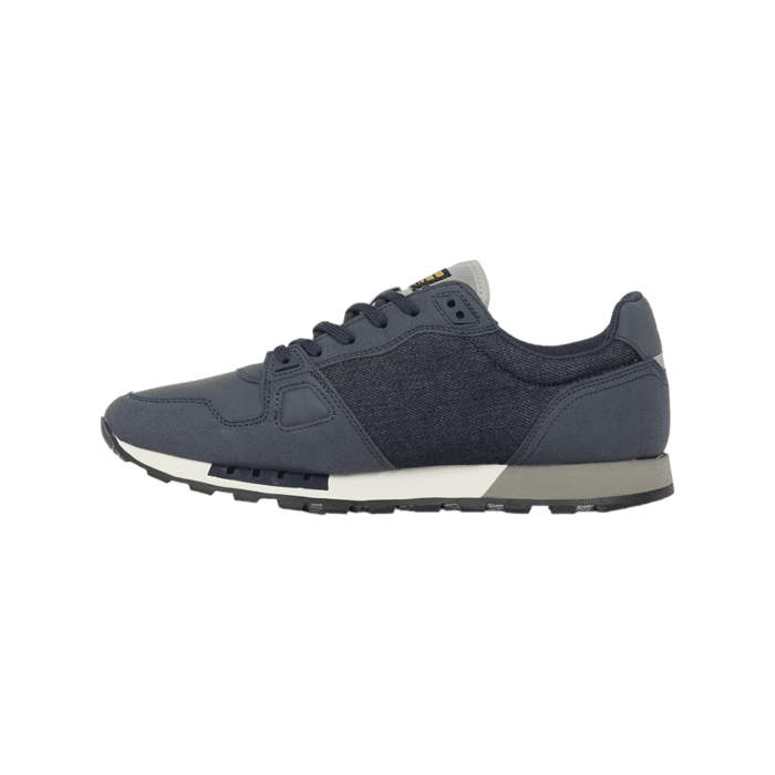 806 26A | The G-Star Track DNM M in Navy is a modern, versatile sneaker featuring a sleek denim upper. Its contemporary design and deep navy hue provide a stylish touch, making it suitable for both casual and semi-formal occasions.