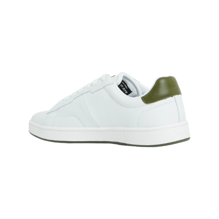 806 31A | The G-Star Cadet Pop M in White and Olive is a stylish sneaker that combines a fresh white upper with striking olive accents. Its contemporary design and durable construction make it perfect for both casual and streetwear looks.