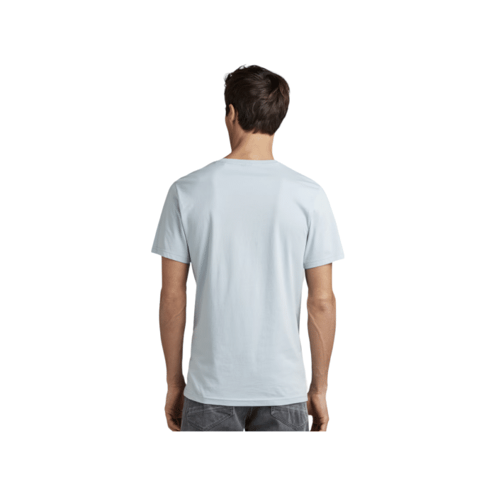 807 48B | The G Star Crew Originals Slim in Ice Blue combines contemporary style with a comfortable fit. Its soft fabric and sleek design make it a versatile addition to any wardrobe, perfect for both casual and semi-formal occasions.