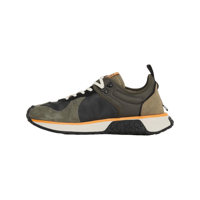 530 126 2 | The Palladium Troop Runner in Olive Night is a stylish and versatile sneaker designed for urban exploration. Featuring a durable canvas upper and a rugged sole, this shoe offers both comfort and a military-inspired aesthetic, perfect for everyday wear.