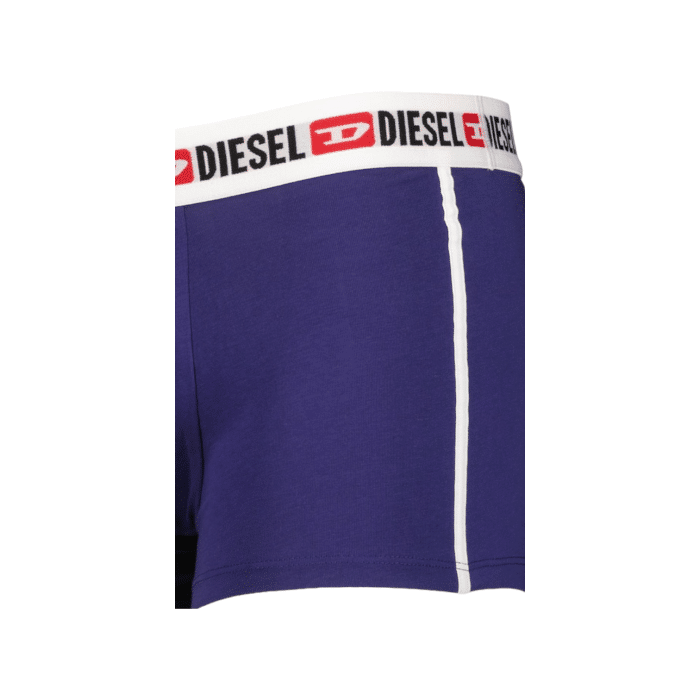 909 27 | The Diesel Shawn 3-Pack Boxer Shorts in Black, Red, and Blue offer a blend of comfort and durability, perfect for everyday wear. Designed with a snug fit and soft fabric, these boxer shorts ensure maximum support and long-lasting quality.