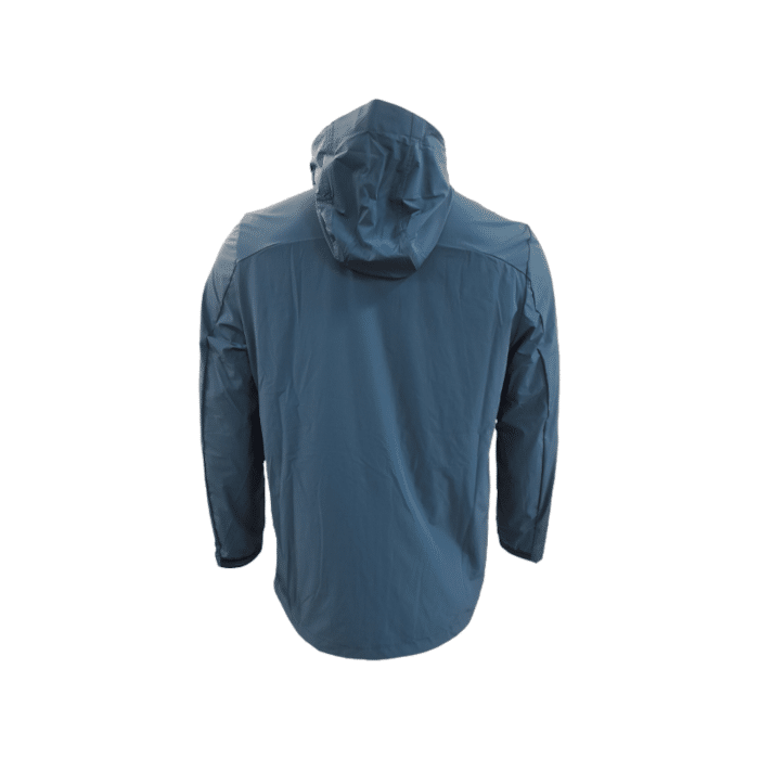 96 10A | The Cutty Raffle Jacket in Teal combines robust warmth with contemporary style, featuring insulated padding and a sleek color combination. Designed for versatility and comfort, this jacket is perfect for navigating both urban landscapes and outdoor adventures during colder seasons.