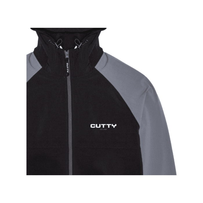 96 8A | The Cutty Sparter Jacket in Black/Grey combines robust warmth with contemporary style, featuring insulated padding and a sleek color combination. Designed for versatility and comfort, this jacket is perfect for navigating both urban landscapes and outdoor adventures during colder seasons.