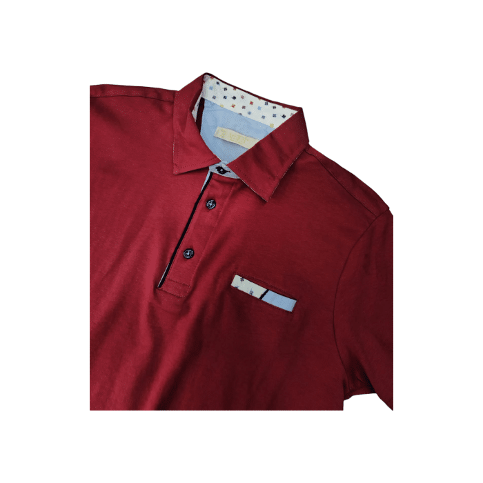 512 1A | The Arbiter Golf T-Shirt Articolo in Burgundy combines premium comfort with sleek style, making it ideal for both on and off the golf course. Crafted from high-quality materials, this shirt offers excellent breathability and a sophisticated look that elevates your game.