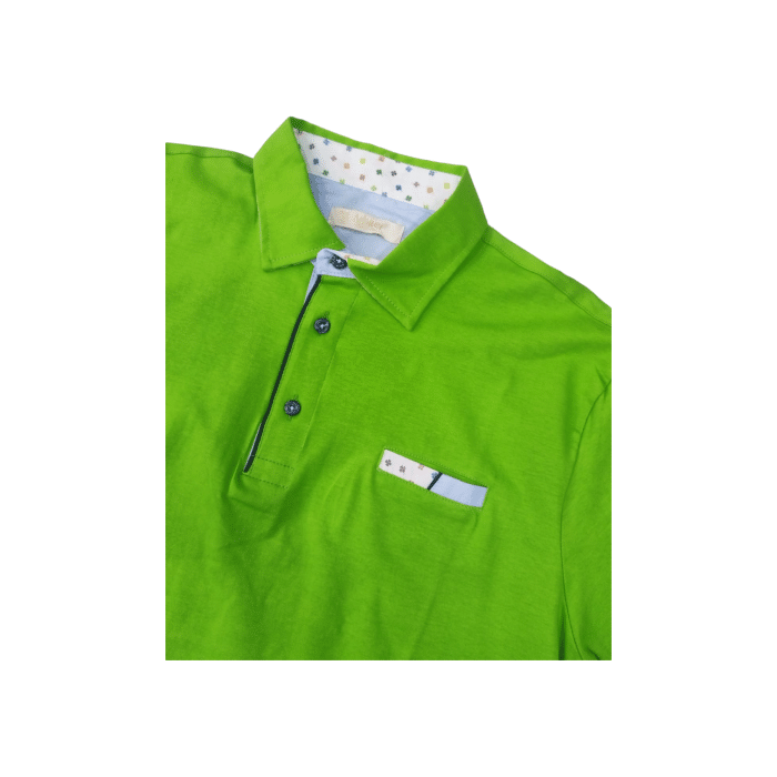 512 5A | The Arbiter Golf T-Shirt Articolo in Mela Green combines premium comfort with sleek style, making it ideal for both on and off the golf course. Crafted from high-quality materials, this shirt offers excellent breathability and a sophisticated look that elevates your game.