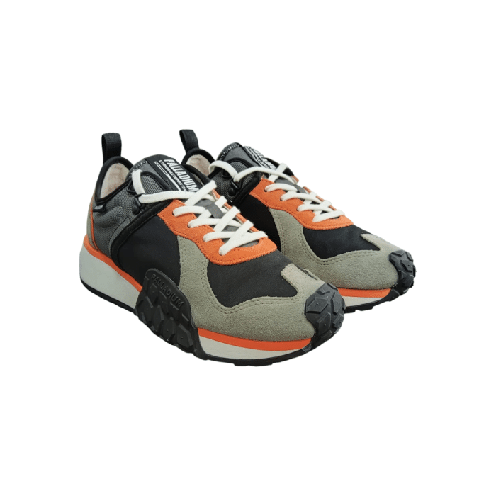 530 175B | The Palladium Troop Runner Black-Orange is a stylish and versatile sneaker designed for urban exploration. Featuring a durable canvas upper and a rugged sole, this shoe offers both comfort and a military-inspired aesthetic, perfect for everyday wear.