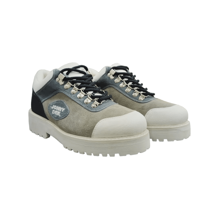 55 100B | The Jonathan D Huke shoes in Ocean Blue and Grey seamlessly blend sophistication and comfort, making them perfect for any occasion. Crafted with premium materials and a sleek design, these shoes offer unmatched durability and style.