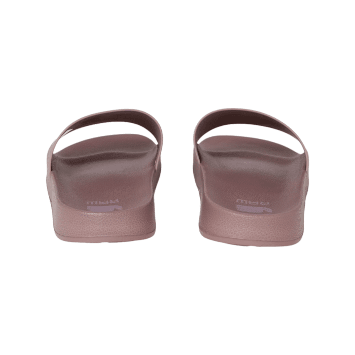 961 2C | Step into comfort and style with the G Star Cart III Basic Slides in a chic Mauve Pink, featuring crisp white detailing on the top. Designed from durable 100% Thermoplastic Polyurethane, these slides offer both flexibility and resilience for everyday wear. Please note, these slides are not washable, ensuring their unique design and material stay intact over time.