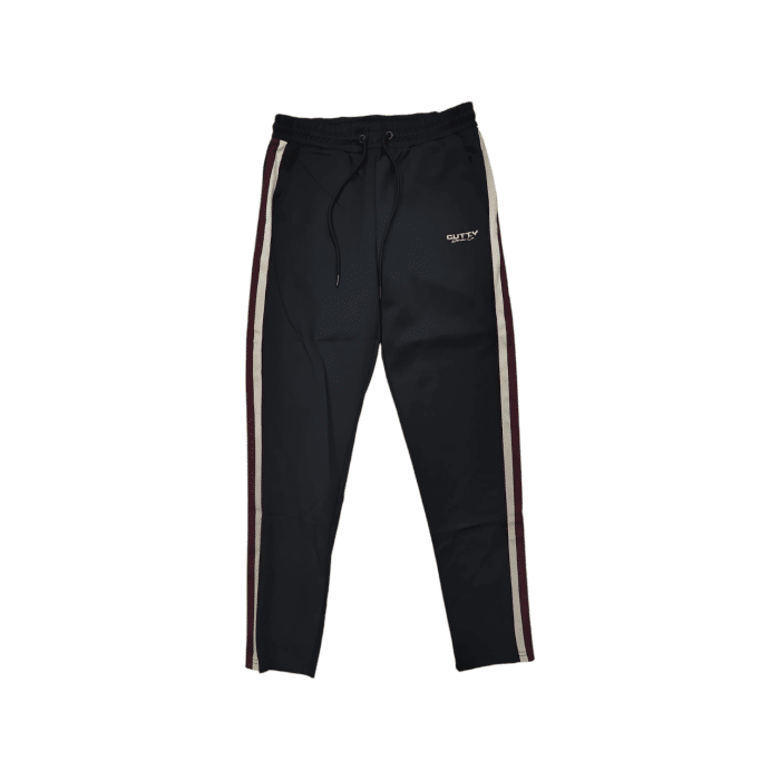 711 1C | The Cutty Tracksuit Bell Nico combines sleek style and comfort with its black top and contrasting black-colored pants. Perfect for casual outings or relaxed days, this tracksuit offers a modern fit that seamlessly balances practicality and fashion-forward appeal.