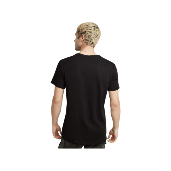 807 28B | The G Star Crew Holorn R T S/S in Black Colour combines a classic crew neck design with a rich navy hue for a versatile and timeless look. Made from high-quality materials, this short-sleeve T-shirt offers exceptional comfort and durability, ideal for both casual and smart-casual outfits.