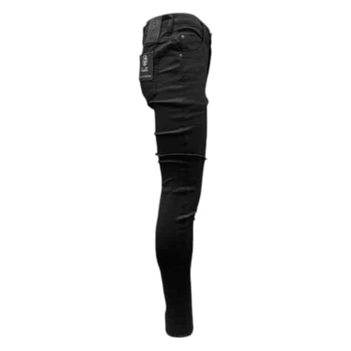 939 28 C | The Vialli Jeans Espangonzia Ultra in Oil Black offers a sleek, ultra-skinny fit that accentuates the body while providing comfort and flexibility, thanks to its high-quality stretch denim. With subtle whiskering, light distressing, and a low-rise waist, these jeans combine a modern aesthetic with a polished finish, making them versatile enough for casual outings or nights out. Crafted with meticulous attention to detail, the Espangonzia Ultra delivers a perfect blend of style, durability, and sophistication, elevating any wardrobe.