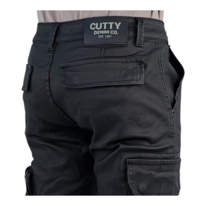 204 43 D | The Cutty Jeans Leo Cargo Black combines sleek style and practicality, making it a standout choice for modern wardrobes. With a slim-fit silhouette, jet-black finish, and spacious side cargo pockets, these jeans seamlessly blend contemporary design with everyday functionality. Crafted from a premium cotton-elastane blend, they offer all-day comfort and durability, perfect for versatile styling in any setting.