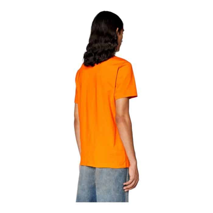 862 81 C | The Diesel T-Shirt T-Diegor L11 Orange is a bold and vibrant piece crafted from premium cotton, offering a soft, breathable, and comfortable fit perfect for everyday wear. Its striking orange color is complemented by a subtle Diesel logo on the chest, making it a standout choice for casual and smart-casual occasions. Whether paired with jeans, shorts, or layered under a jacket, the T-Diegor L11 Orange effortlessly combines style, versatility, and comfort, making it a must-have for any wardrobe.