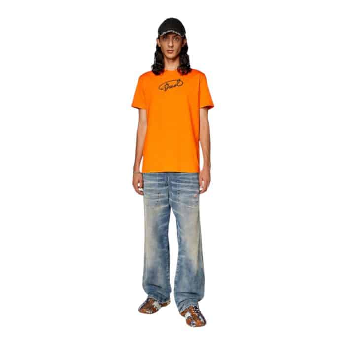 862 81 D | The Diesel T-Shirt T-Diegor L11 Orange is a bold and vibrant piece crafted from premium cotton, offering a soft, breathable, and comfortable fit perfect for everyday wear. Its striking orange color is complemented by a subtle Diesel logo on the chest, making it a standout choice for casual and smart-casual occasions. Whether paired with jeans, shorts, or layered under a jacket, the T-Diegor L11 Orange effortlessly combines style, versatility, and comfort, making it a must-have for any wardrobe.