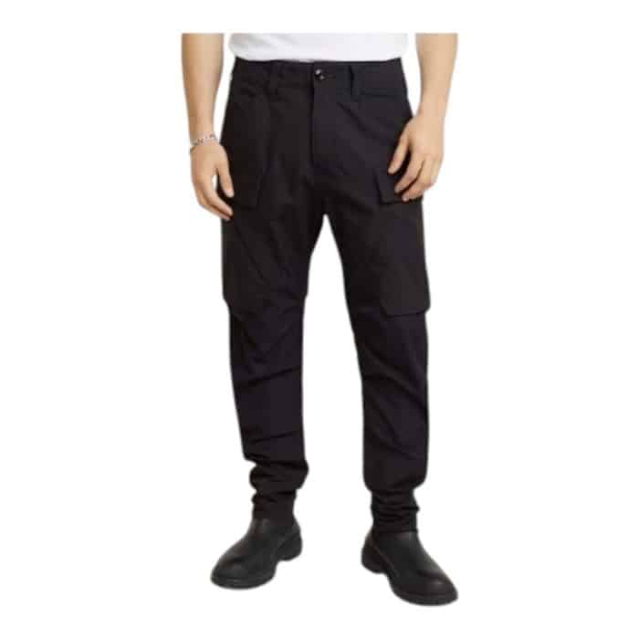 251 14 B | The G-Star Cargo 3.0 3D Regular Tapered in Black is a modern, functional take on classic cargo pants, combining innovative design and utility. Featuring 3D construction, these pants are sculpted to follow the natural curves of the body, ensuring comfort and unrestricted movement. With a regular rise that tapers towards the ankle, they boast a sleek, urban silhouette enhanced by strategically placed pockets for a stylish yet practical aesthetic.