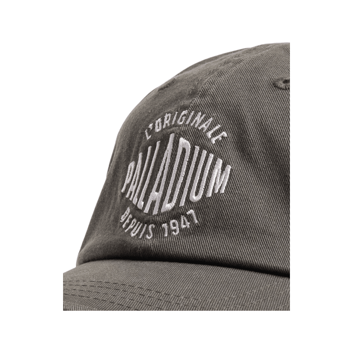 288 4C | Get summer-ready with the Palladium Dad Cap in charcoal, crafted from premium washed cotton for a relaxed yet stylish look. Highlighted by a contrasting embroidered Palladium logo, this cap blends urban sophistication with functional design, making it the perfect accessory for adventures or casual outings.