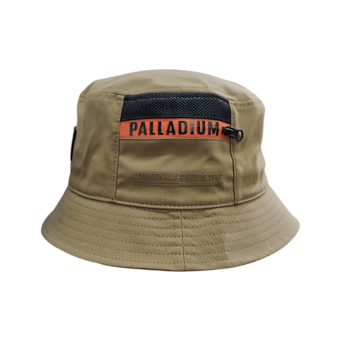 461 10A | Stay cool under pressure with Palladium’s Military Bucket Hat. Designed with a classic bucket shape and infused with a tactical edge, this hat brings utilitarian style to your everyday adventures.