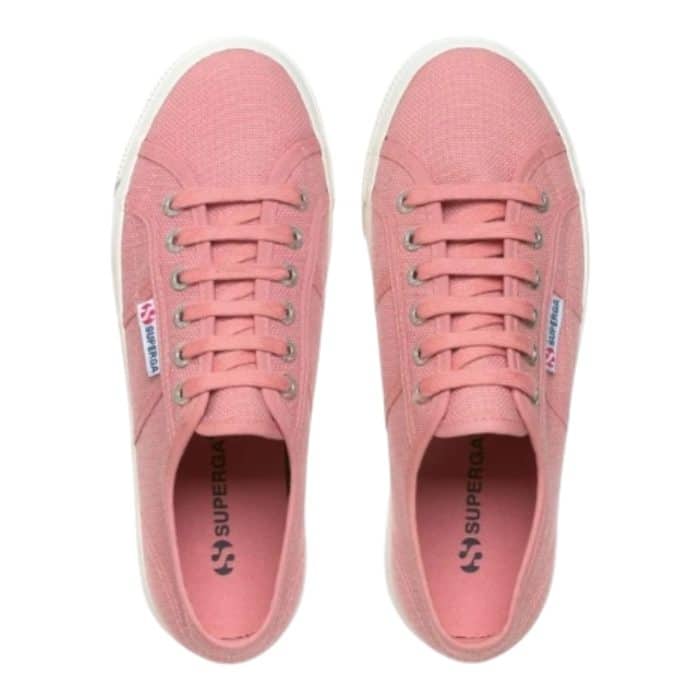 556 8 D | The Superga 2790 Platform Linea Up and Down in Pink Dusty-F Avorio combines a striking platform silhouette with a soft, feminine color palette, offering a bold yet elegant look perfect for elevating any outfit. Crafted with premium canvas and featuring a thick, textured rubber sole, this sneaker not only provides exceptional comfort and durability but also adds a trendy lift to your stride. The delicate pink dusty shade, accented with contrasting avorio details, brings a fresh, sophisticated vibe, making these platform sneakers an ideal choice for both casual outings and chic, everyday wear.