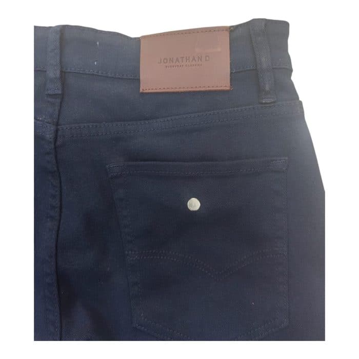 331 50 B | The JD Jean Chino Edgar Navy combines the relaxed comfort of jeans with the polished sophistication of chinos, making it a versatile wardrobe essential. Crafted from premium cotton with a touch of stretch, these navy chinos offer a sleek slim fit, practical pockets, and all-day comfort for both casual outings and semi-formal occasions. Easy to style and maintain, they are perfect for pairing with anything from crisp shirts to laid-back tees, providing effortless style in any setting.