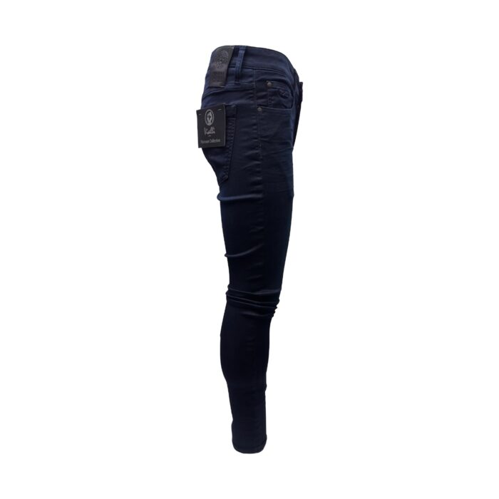 939 44 B | The Vialli Jeans Chadrick Schelentrico Skinny Dark Denim is a sleek and sophisticated wardrobe essential, designed to offer a modern skinny fit that perfectly contours to the body while providing ultimate comfort and flexibility. Crafted from a premium cotton blend, the dark indigo denim exudes a rich, versatile appeal, making it suitable for both casual and semi-formal occasions, with durability and breathability that ensures all-day wearability. With its refined detailing, including branded accents and a carefully constructed waistband, these jeans are the perfect balance of style, practicality, and luxury, offering endless pairing options for a variety of looks.